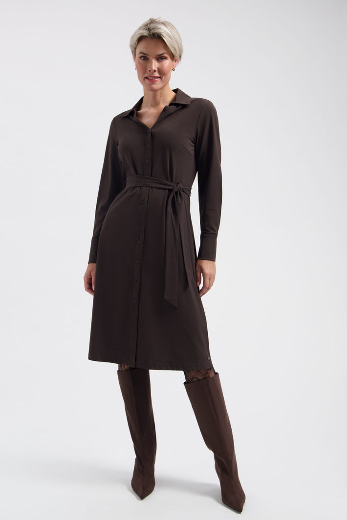Lady Day Travel Jurk Danie in donkerbruin, elegante lange jurk met vloeiende stof en stijlvolle pasvorm, L36.375.3513