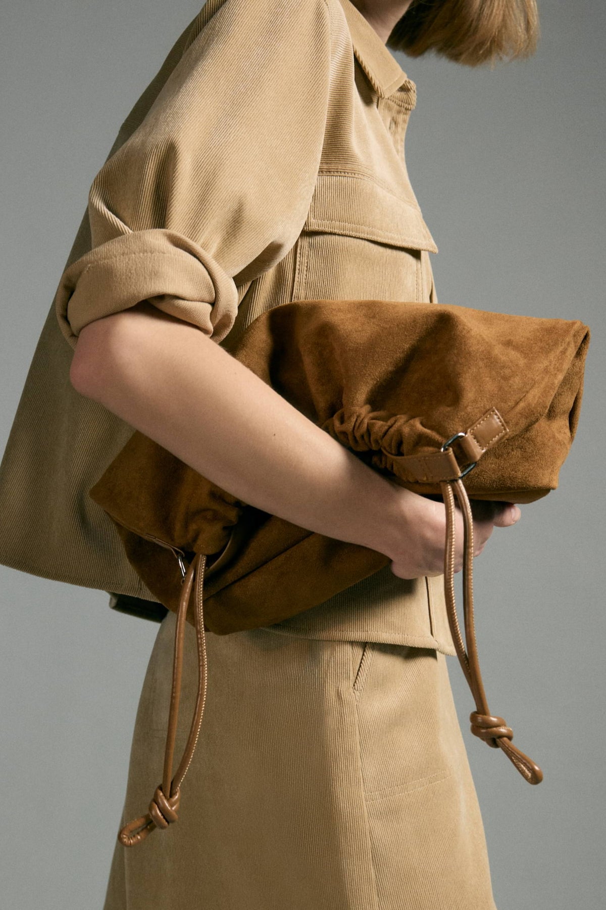 Opus Aruby Ginger Bread tas met gedetailleerd design en warme aardetinten, ideaal voor thee of koffie.