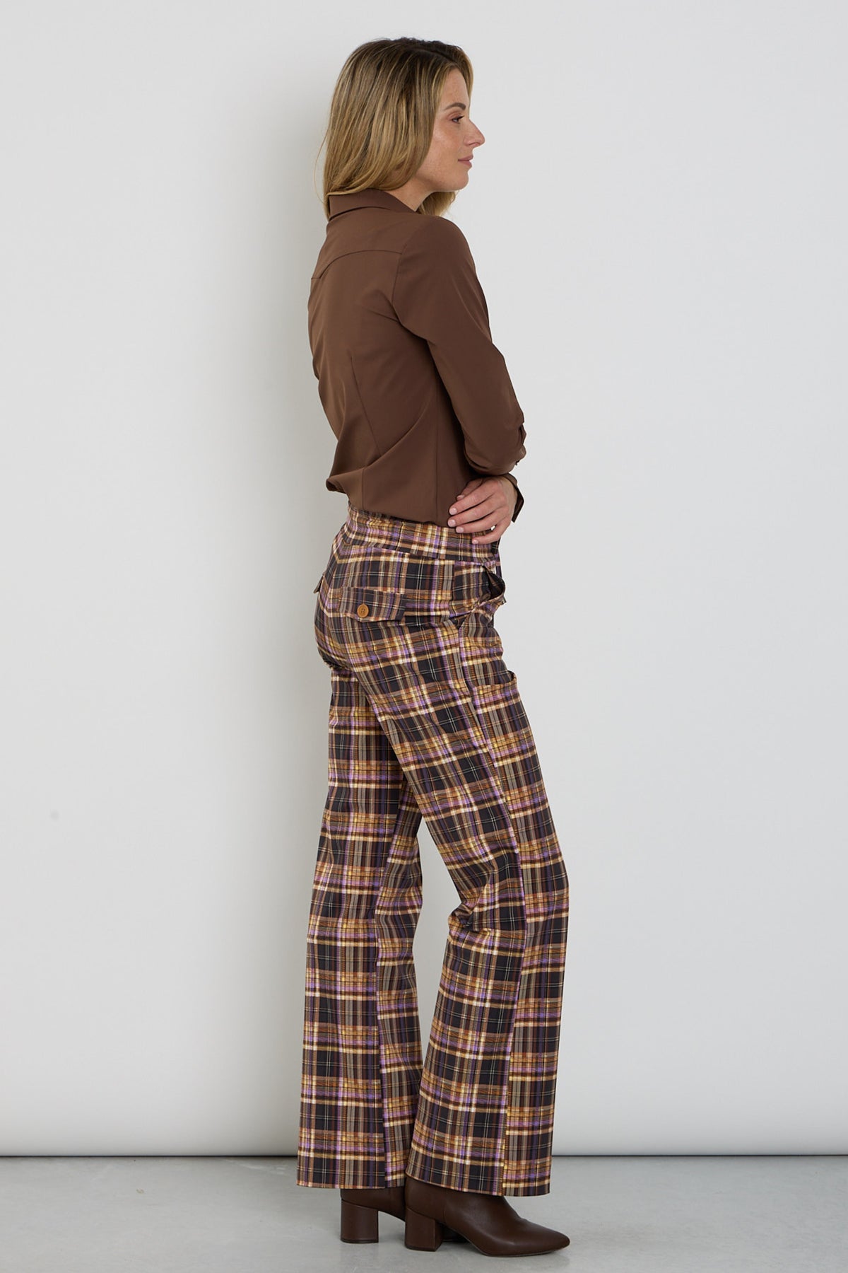 Dames winter travel broek van Mi Piace in paars met controlepatroon, geschikt voor koude dagen en comfortabel voor reizen.