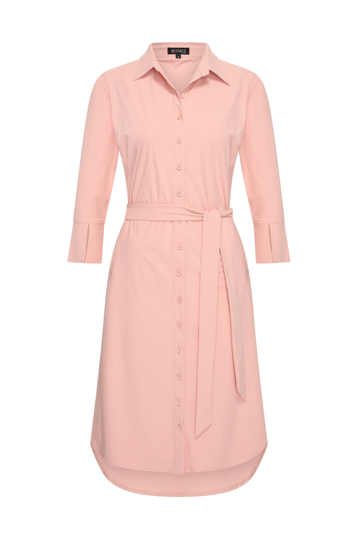 Mi Piace Travel Jurk Mellow Rose met bloemenprint en wijde pasvorm, perfect voor zomerse dagen.