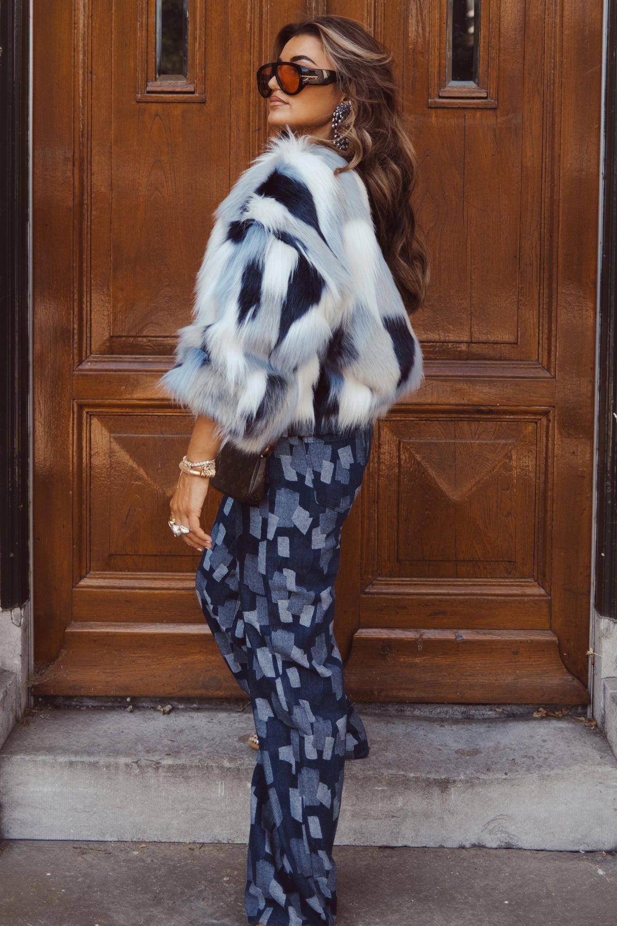 Stijlvolle Studio Amaya All Day Multi Print jeans met kleurrijke print en comfortabele pasvorm, zichtbaar in de afbeelding.