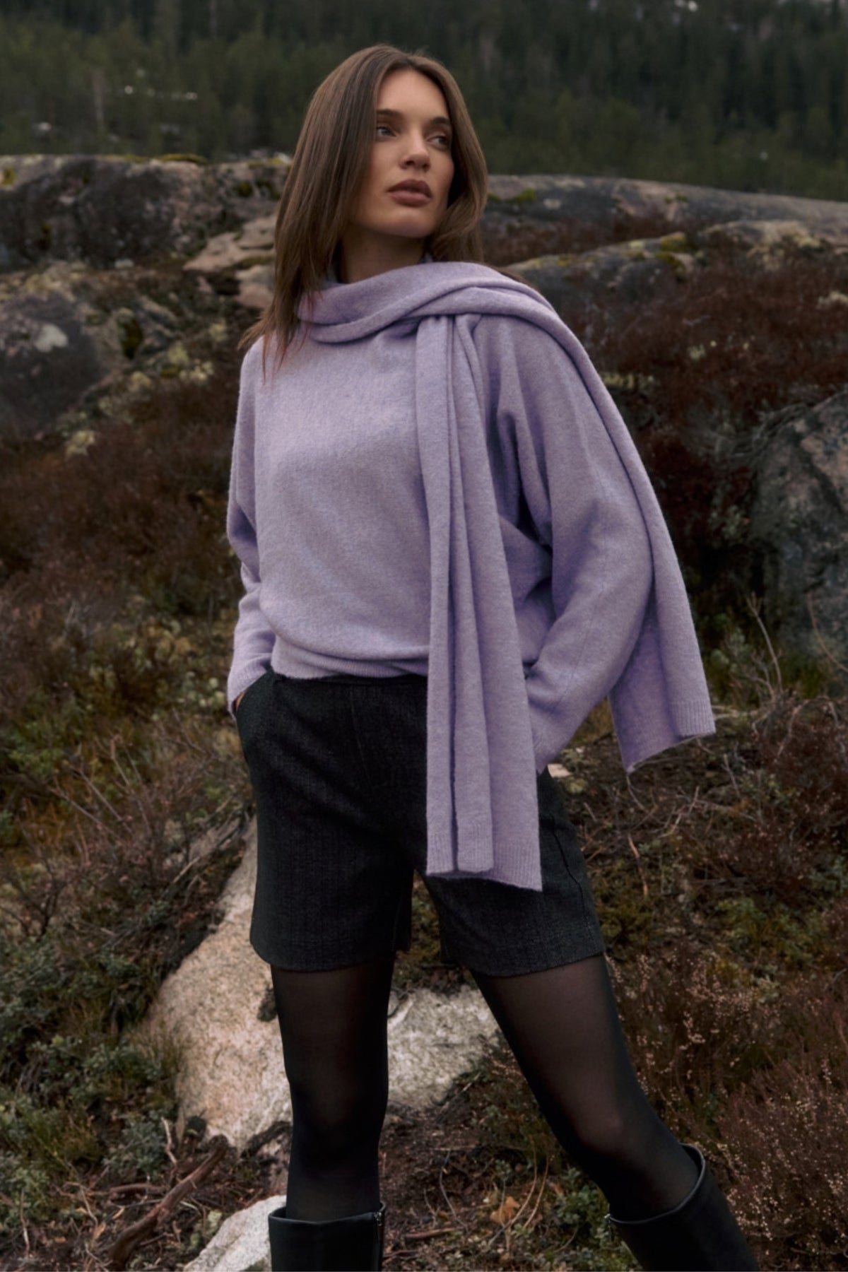 Donkergrijze Lady Day korte broek Marielle L14.301.3640, comfortabel en modieus, getoond in een close-up afbeelding