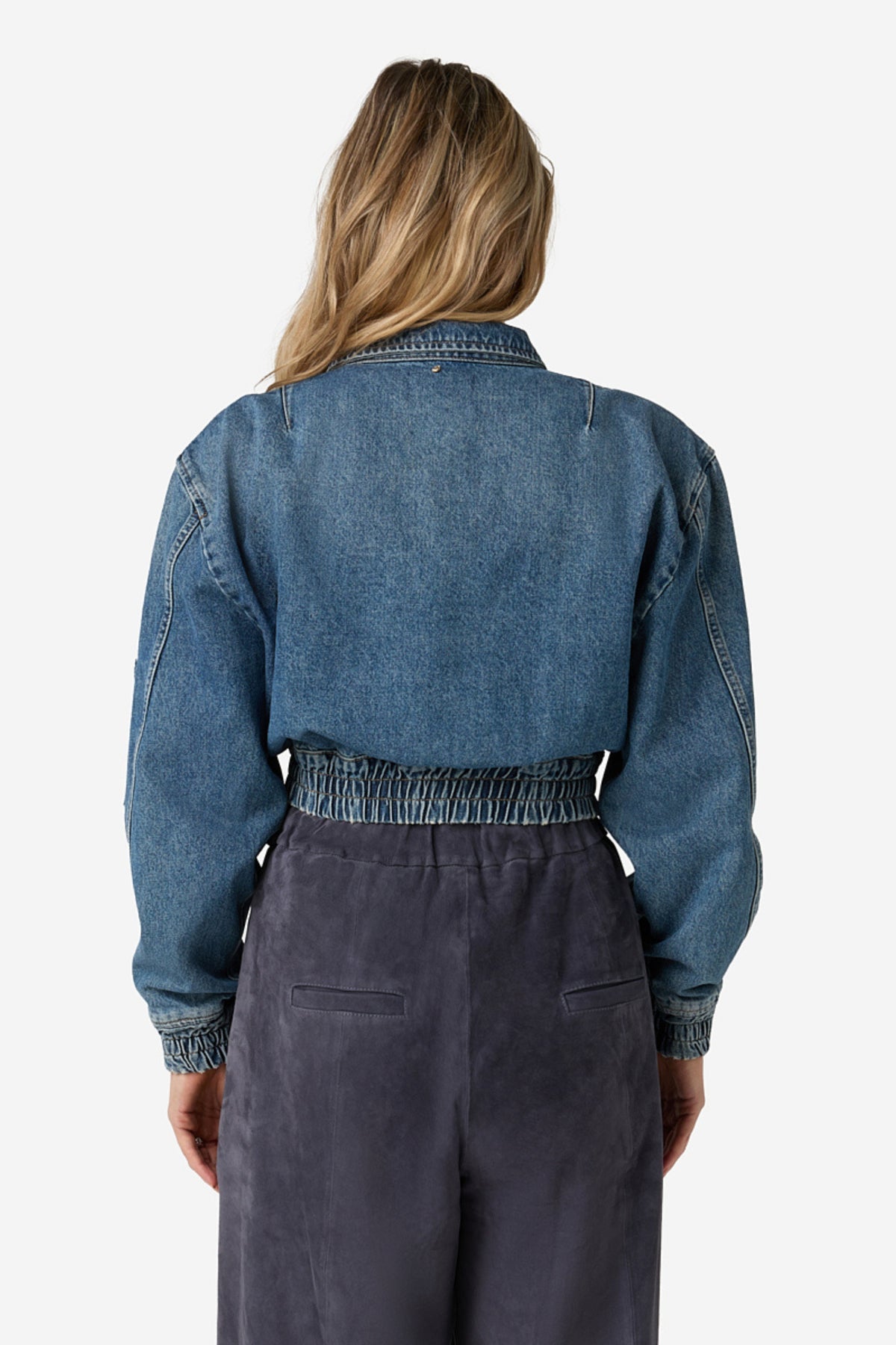Ibana Joseph Piedra Denim jas met blauwe denim stof, stijlvolle pasvorm en casual uitstraling, zichtbaar in de afbeelding