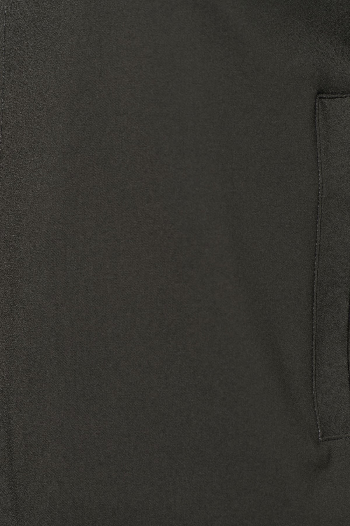 Donkere kaki Ginni jas van &Co woman, casual damesjack met ritssluiting en verstelbare taille, geschikt voor herfst en winter.