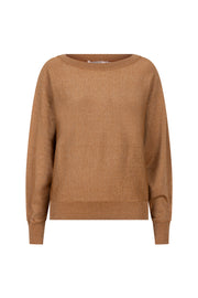Caramel batwing lurex sweater van EsQualo met glanzende details en comfortabele pasvorm, zichtbaar op de foto.