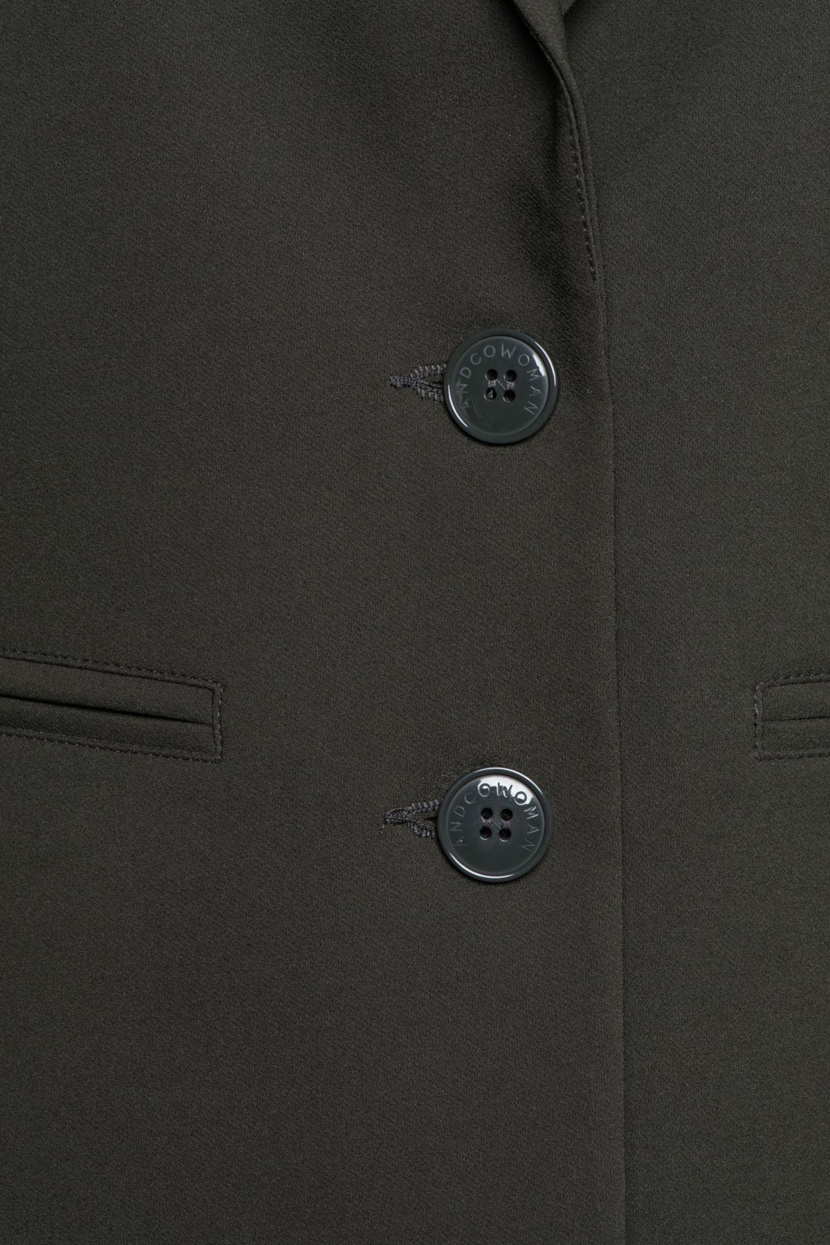 Donkere khaki &Co woman Heavy Travel Blazer Phileine, casual damesblazer met revers en knoopsluiting.