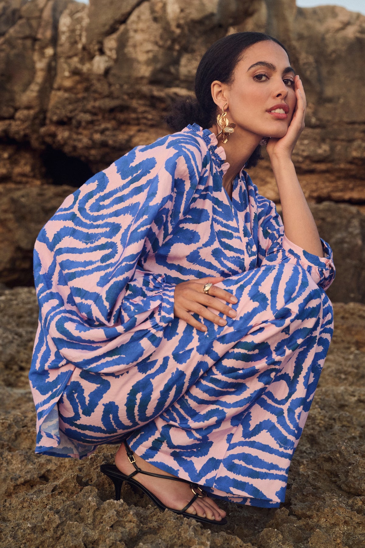 POM Amsterdam blouse Waves in roze en multi-kleuren van linnen, met golvende patroon en losse pasvorm, stijlvolle damesblouse