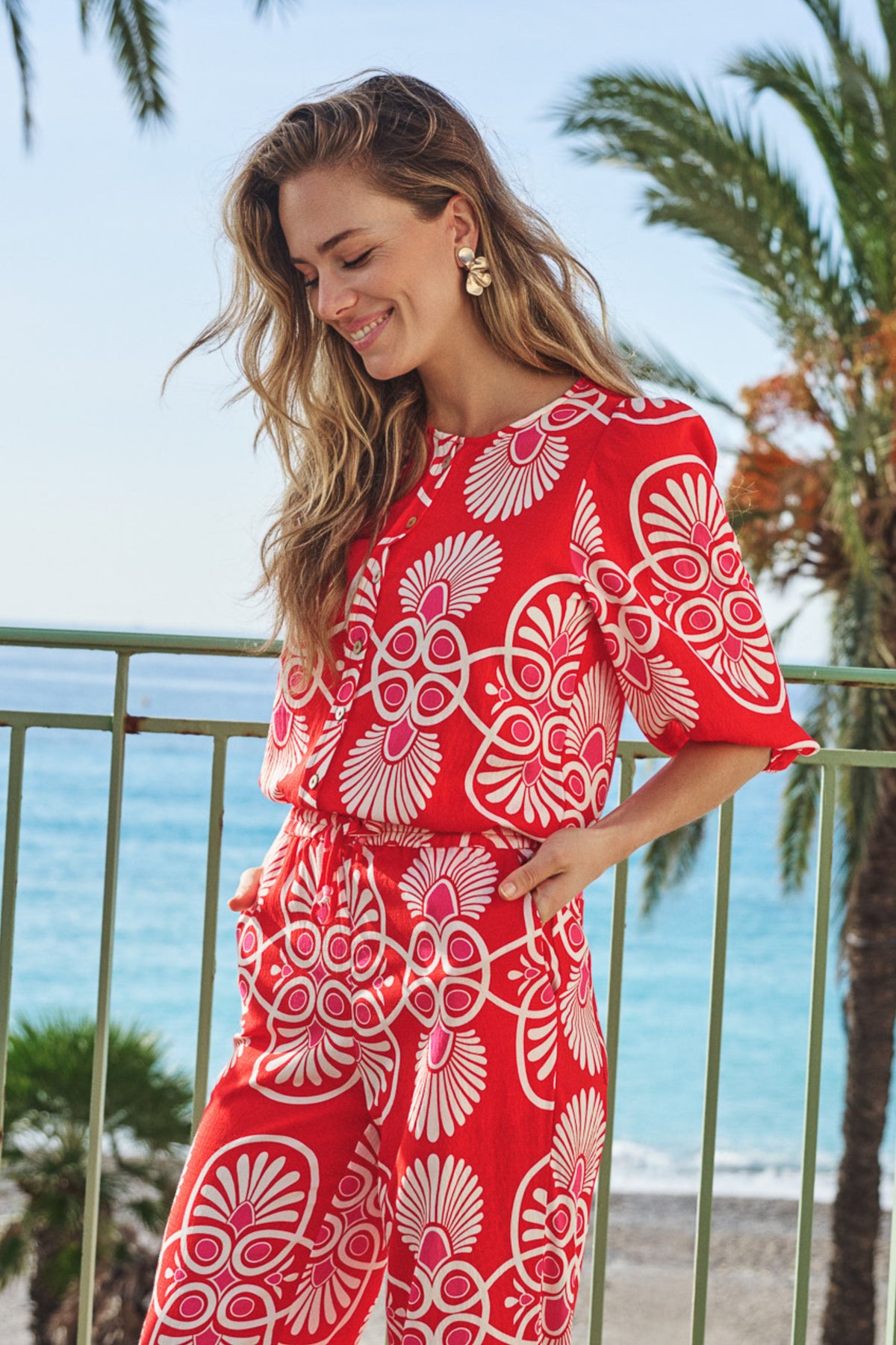EsQualo Heartfelt print broek met kleurrijk hartmotief en comfortabele pasvorm, geschikt voor casual en stijlvolle looks
