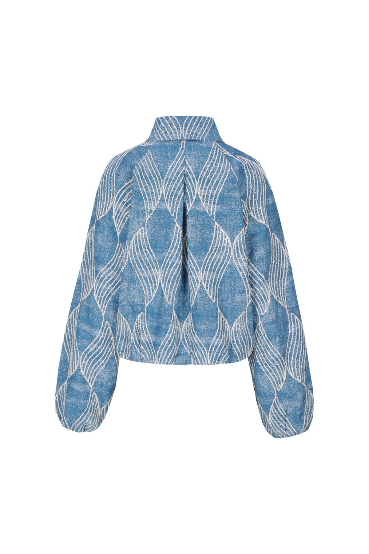 Lichtblauwe denim jas Zariah van G-maxx met knopen en zakken, gedragen door een model.