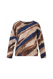 Enjoy sweater met allover print en jeans, comfortabel en casual, zichtbaar met gedetailleerde patronen en zachte textuur.