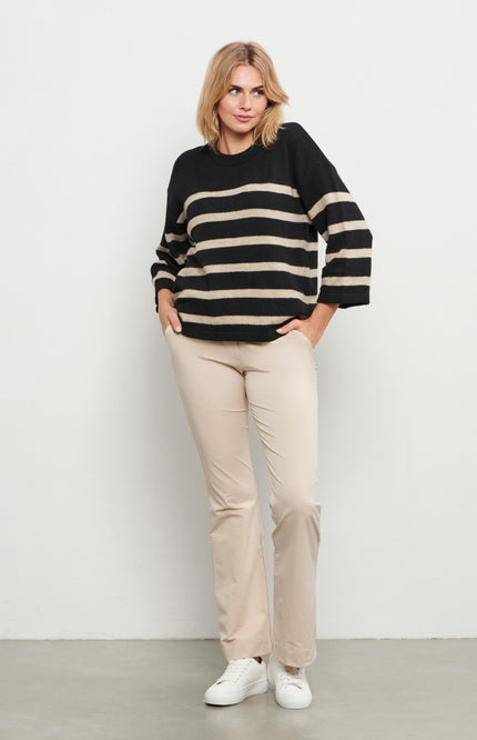 &Co woman Travel Broek Penelope Flare Sand PA203-1 Stretchshop.nl