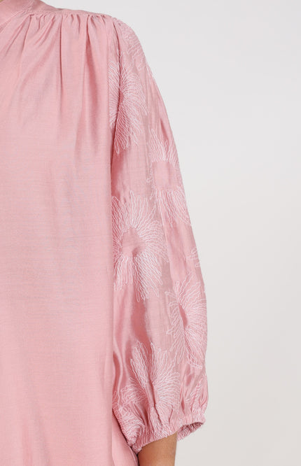 Nukus Blouse Lynn Embroidery Blush NKS02176 Stretchshop.nl