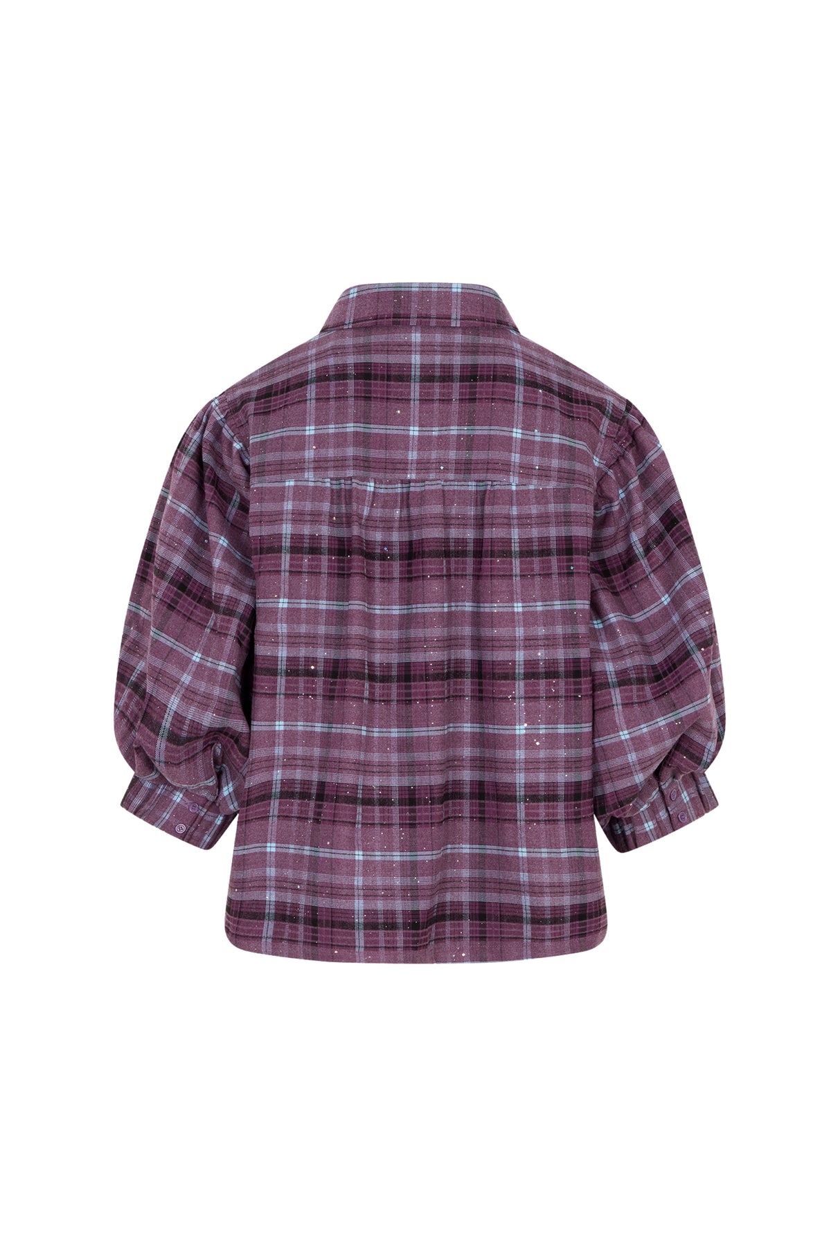 Lichte paarse blouse van Studio Amaya met losvallende mouwen en subtiele details, gedragen door een model.