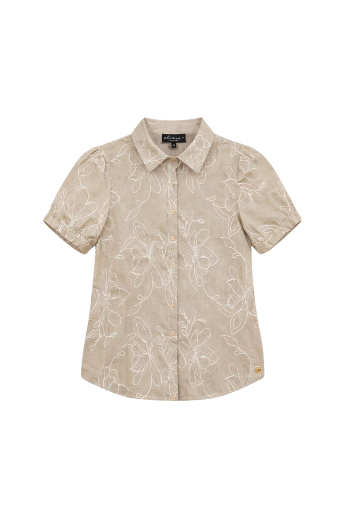 Elvira Casuals blouse Nadia Sand met lange mouwen en losse pasvorm, in zandkleurige stof, gedragen door een model.