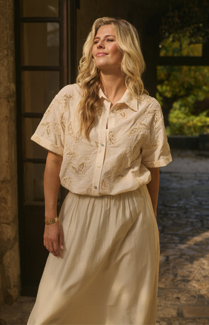 Nukus Blouse Leonora Sand NKS02124 Stretchshop.nl