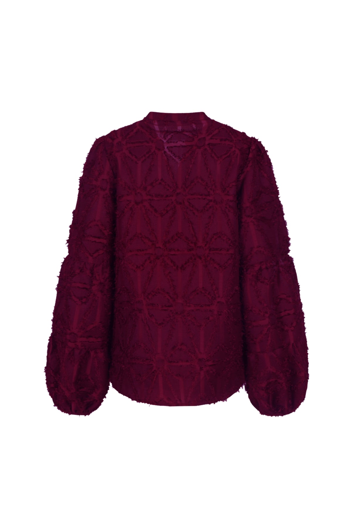 G-maxx Araminta warme aubergine blouse met lange mouwen en knopen, gedragen door een model op een lichte achtergrond