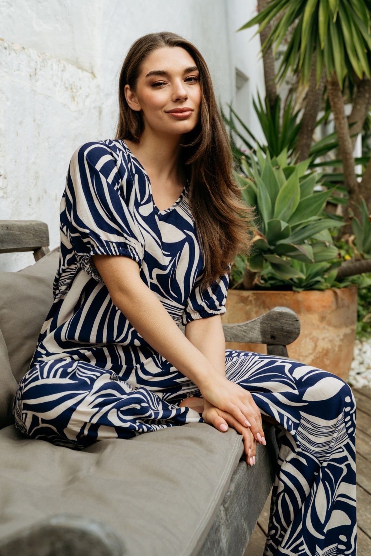 &Co woman Amelie Weave Top in blauw met multicolor details, casual damestop met geweven textuur en ronde hals.