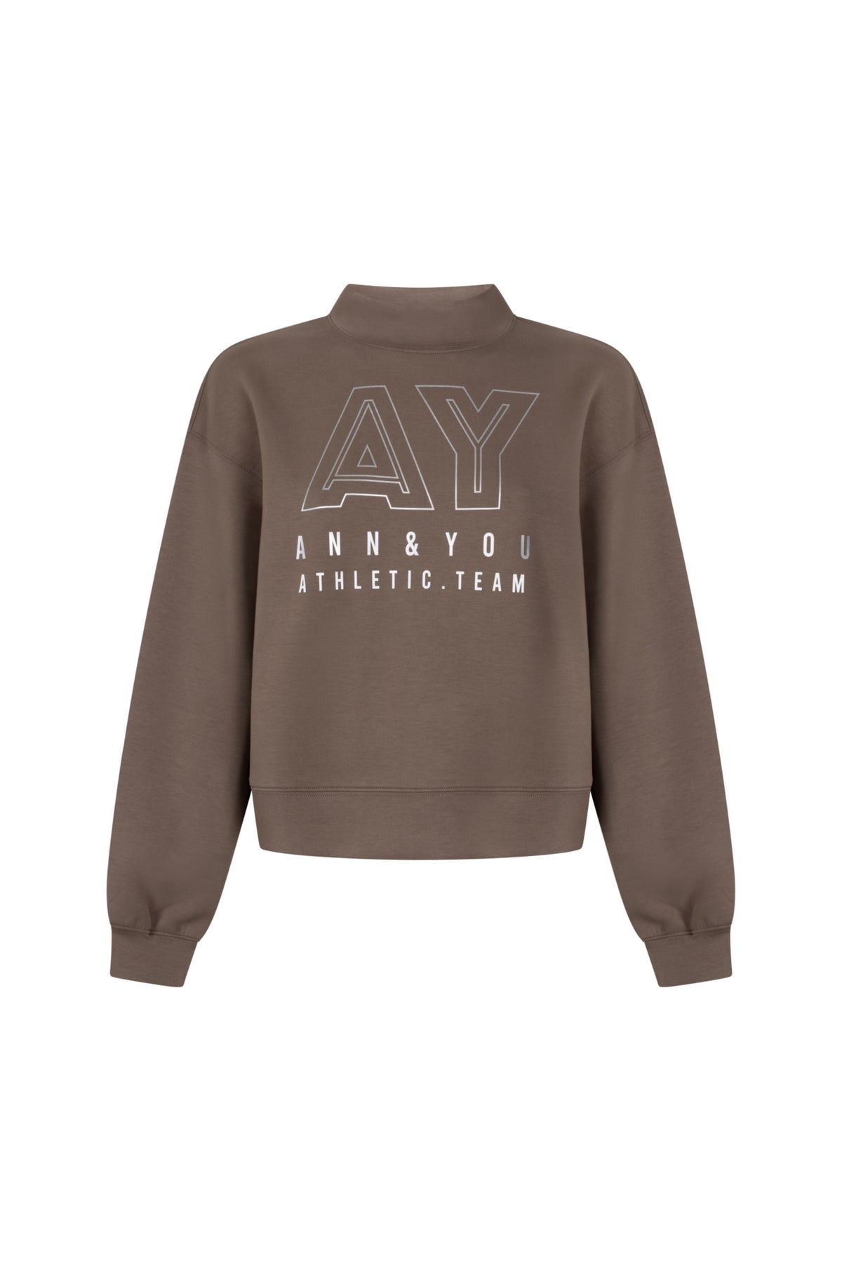 Mocha bruine Sweater Blaire van Ann & You, zachte stoffen met ronde hals en lange mouwen, gedragen door een persoon.