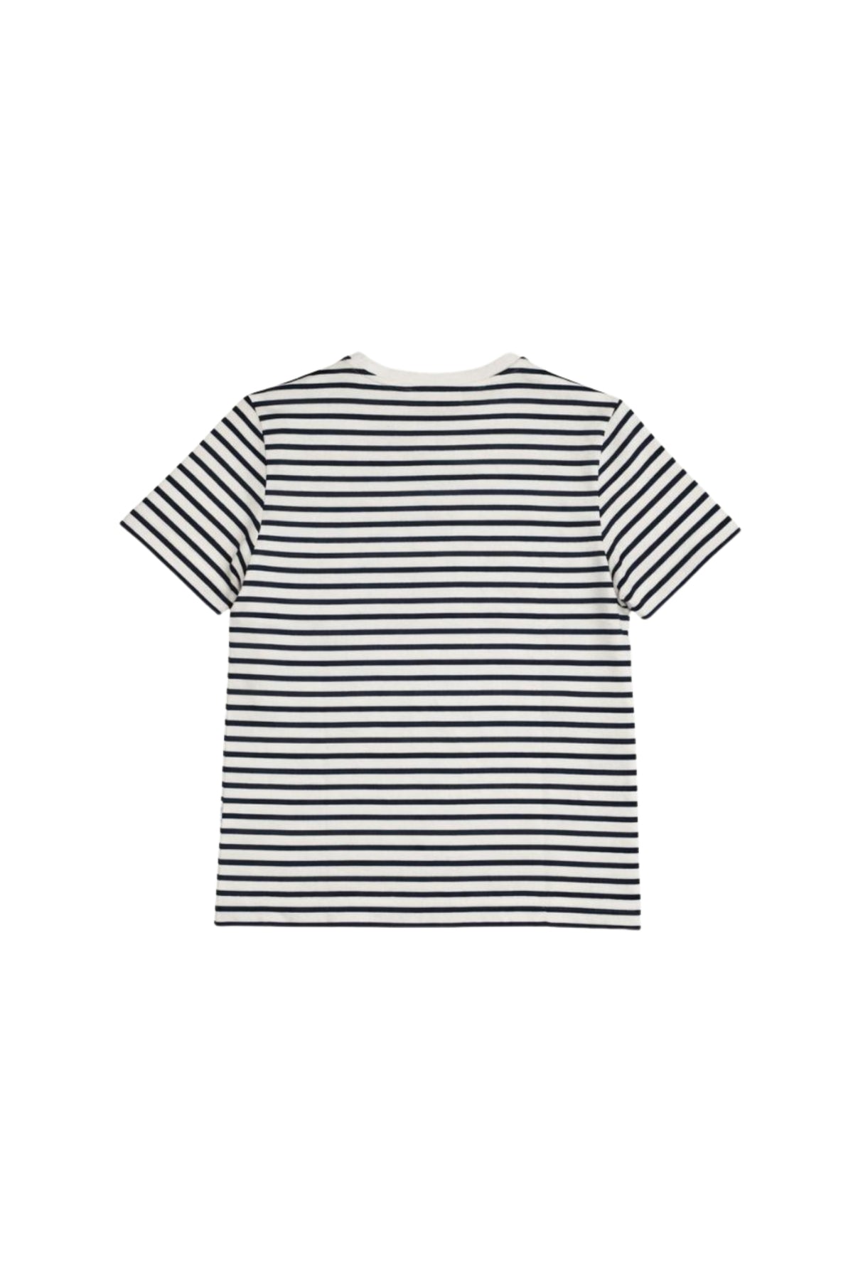 Donkerblauwe Celine gestreepte T-shirt van Elvira Casuals, met wit en lichtblauw gestreepte patronen, gedragen door een model.