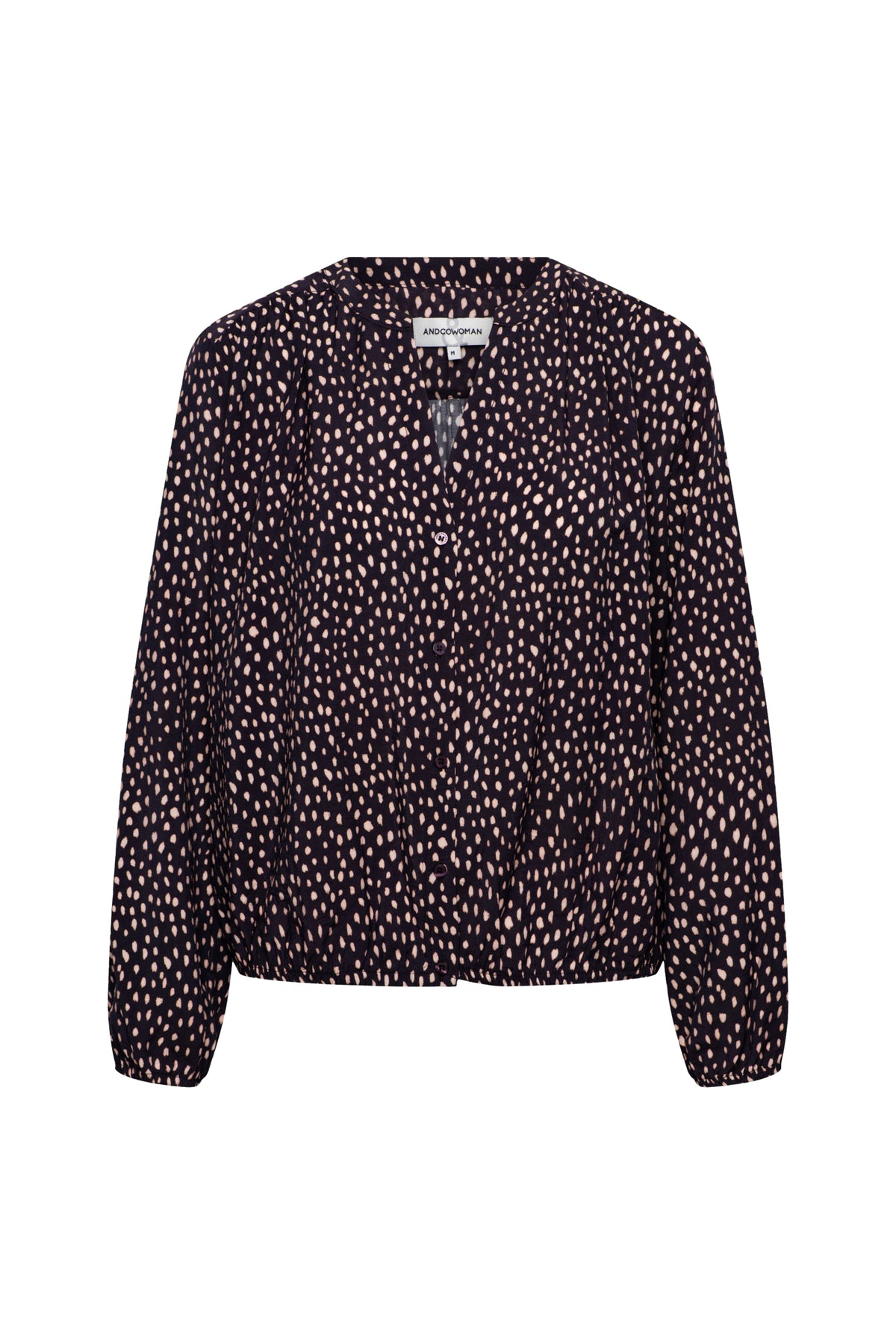 Lichte paarse blouse Adelle Bambi van &Co woman, met losse pasvorm en lange mouwen, zichtbaar op de afbeelding.