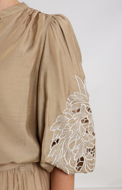 Nukus Blouse Rosie Camel Embroidery NKS02157 Stretchshop.nl