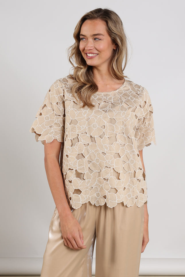 Nukus Top Octavia Flower Sand Gold NKS01181 Stretchshop.nl