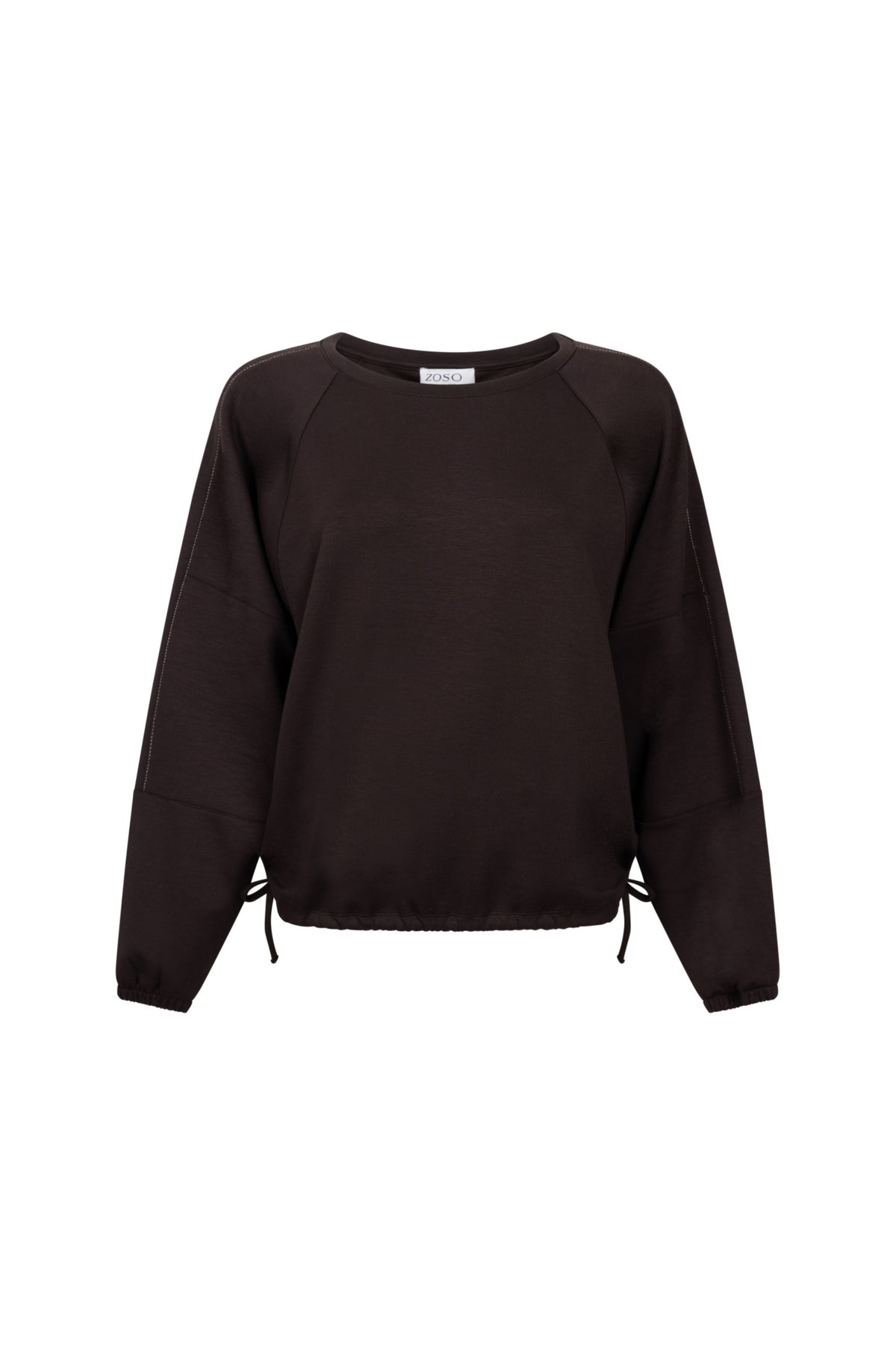 Zoso Sweater Jasmine Espresso 264, donkerbruine trui met ronde hals en zachte stof, gedragen door een model.