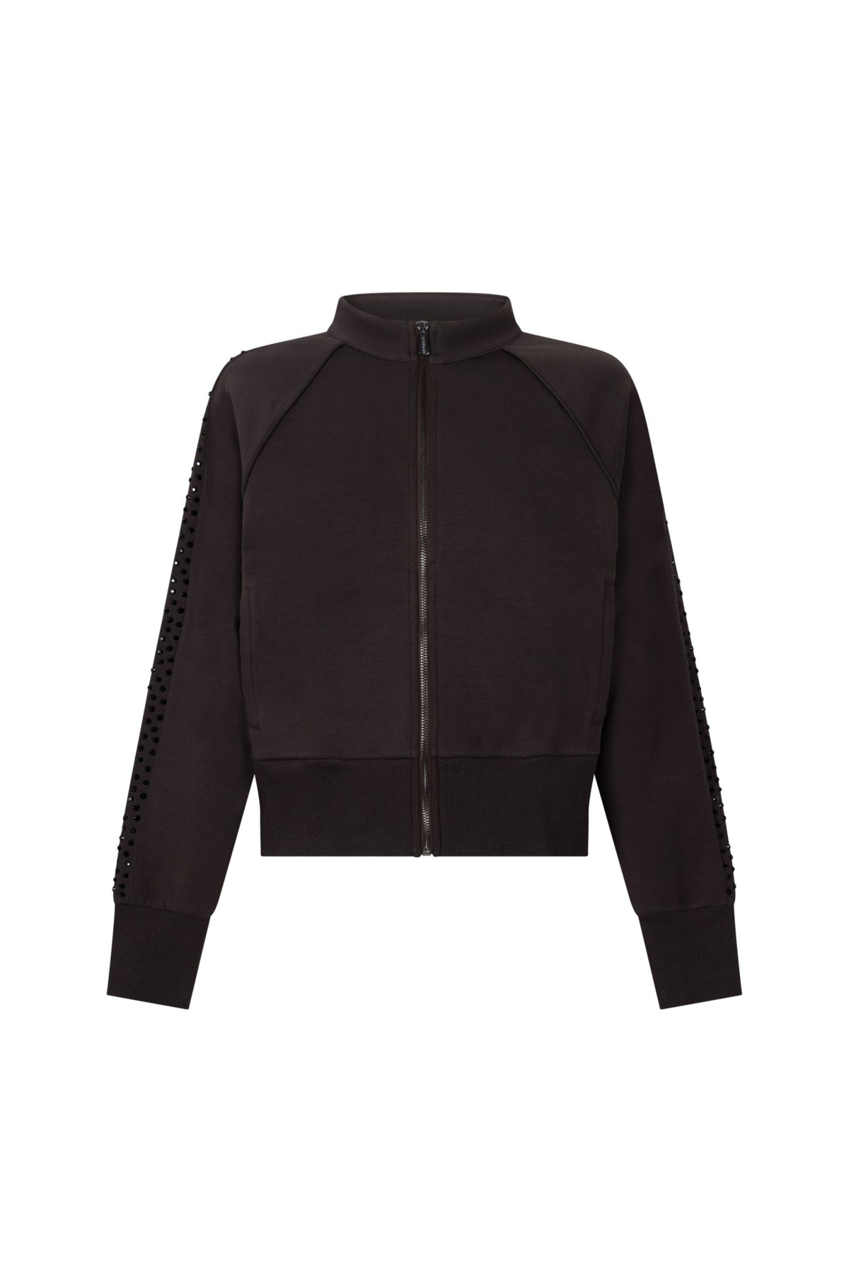 Donkerbruine jacket Zoe Espresso van Ann & You, getoupeerde details en stijlvolle pasvorm, gedragen door een model.