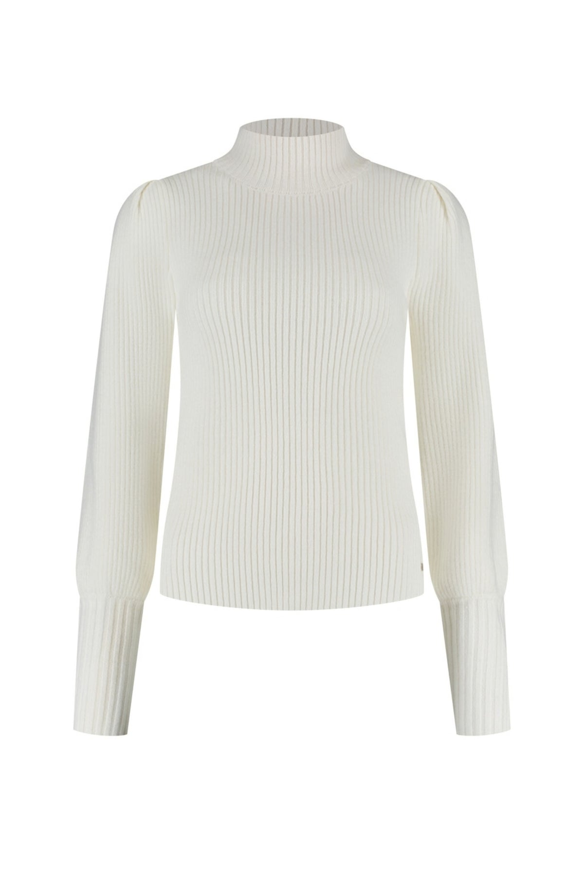 Lady Day Debby champagne top met lange mouwen en sierlijke details, gedragen door een model op een witte achtergrond