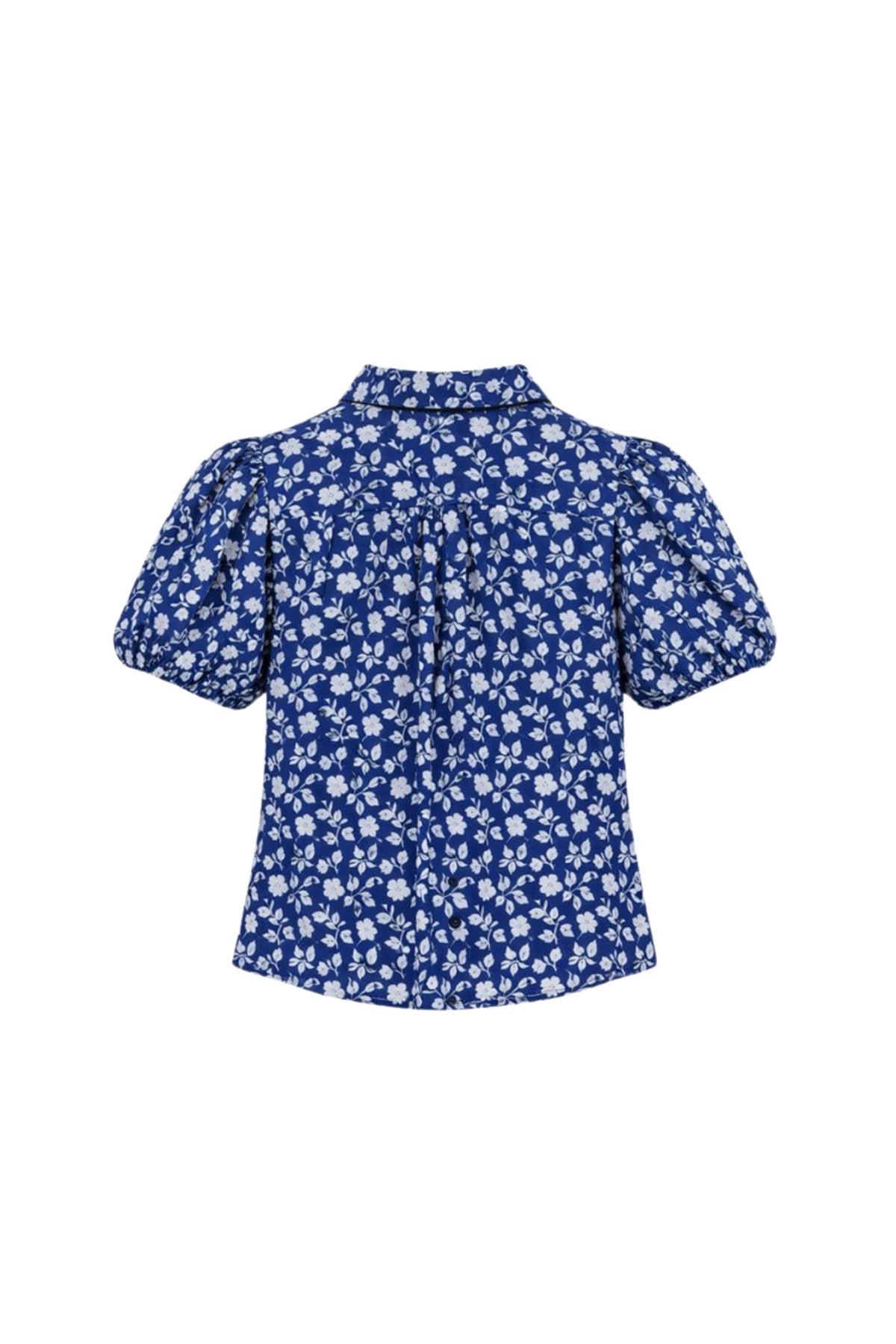 Elegante blauwe blouse van Elvira Casuals met Griekse bloemenprint, korte mouwen en losvallende pasvorm.