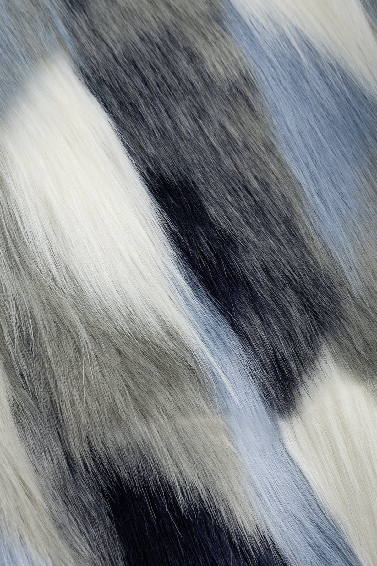 Studio Amaya spijkerjack met dierenprint, kleurrijk en speels, voor een opvallende look.