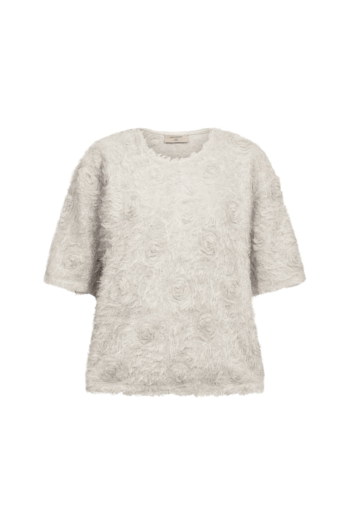 Freequent Top Fqchuck Moonbeam 211503, lichtblauwe blouse met ronde hals en lange mouwen, gedragen door een model.