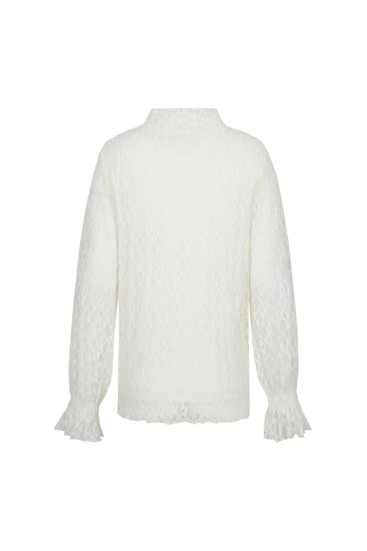 Witte Eabha wollen top van G-maxx, close-up van de zachte stof en ronde halslijn op een witte achtergrond.