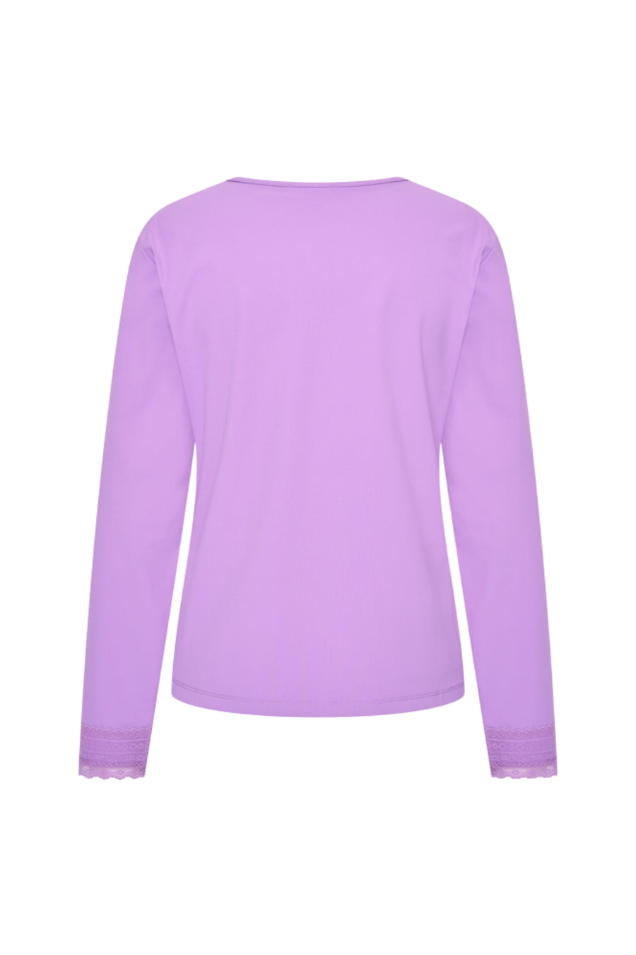 Luxe Travel Top Lace Hyacinth van Mi Piace, met kanten details en comfortabele pasvorm, geschikt voor reizen en casual draagstijl