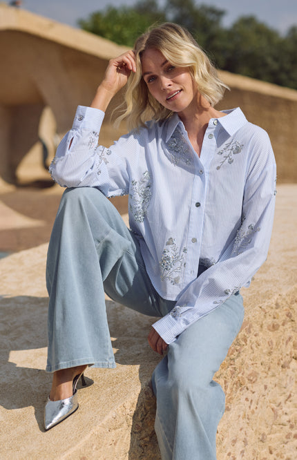 Nukus Blouse Adora Stripe Cloudy Offwhite NKS02138 Stretchshop.nl