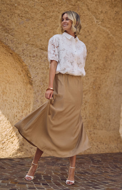 Nukus Blouse Berit Embroidery Offwhite NKS02137 Stretchshop.nl