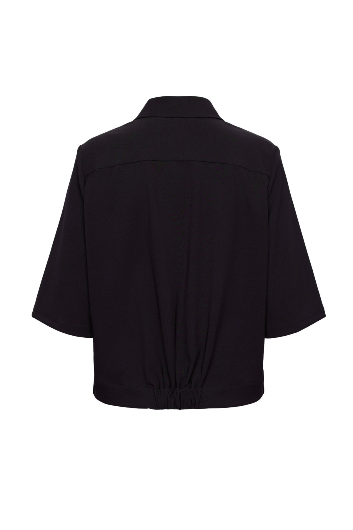 Lichte damesjas Ginni Deep Plum van &Co woman, zijaanzicht met capuchon en ritssluiting, stijlvolle winterjas voor dames.