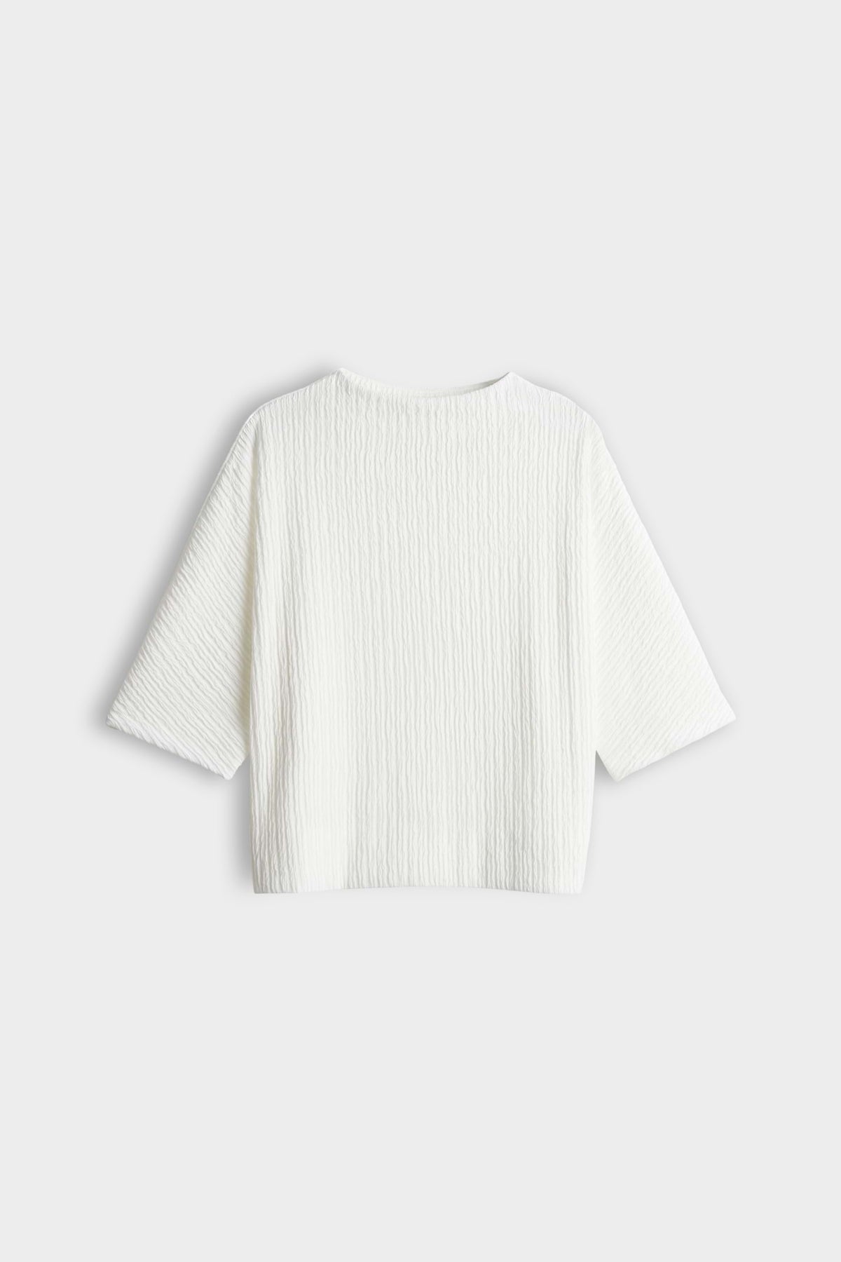 Opus T-Shirt Sirelo Milk met melkglobe print, katoenen T-shirt met korte mouwen en ronde hals, casual en comfortabel gedragen.