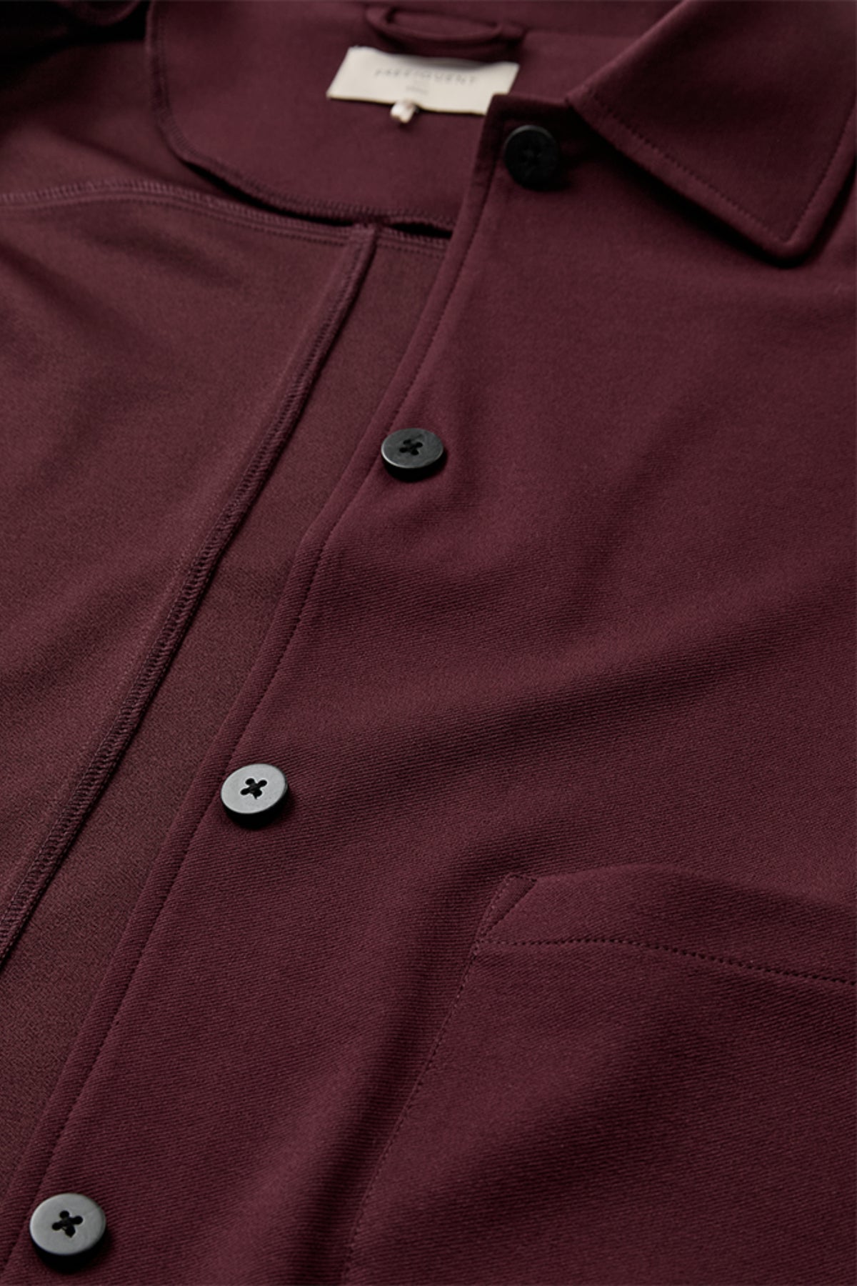 Freequent Fqnanni Port Royale jas in donkerblauw met capuchon en ritssluiting, geschikt voor casual en outdoor gebruik.