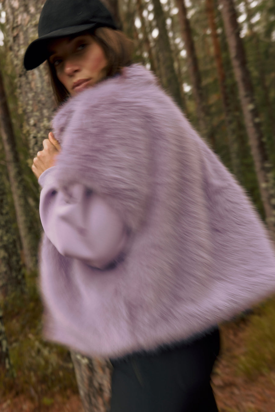 Lady Day Jenna Ice Purple jas met rits en capuchon, getailleerd ontwerp, zachte stof en stijlvolle kleur.