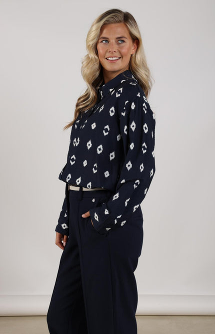 Nukus Blouse Newport Navy NKS02141 Stretchshop.nl