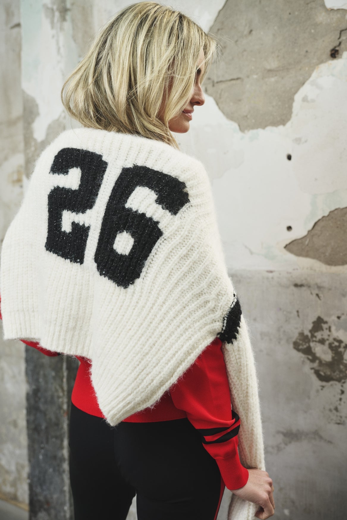 Lichte offwhite en zwarte vest van Ann & You, model Cammy, met een elegante, comfortabele pasvorm.