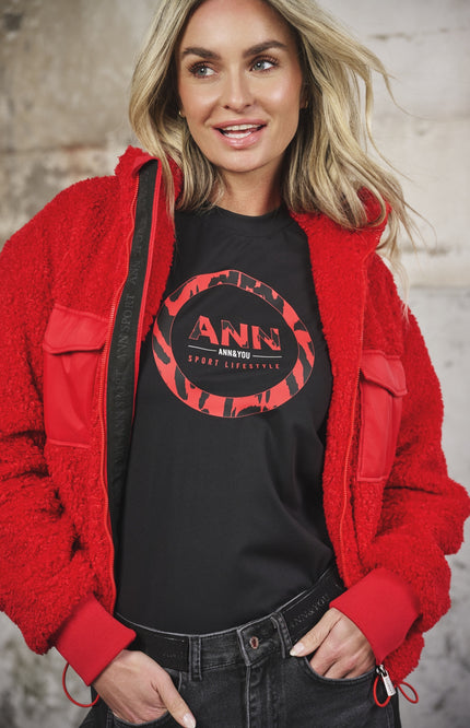 Travel T-Shirt Giselle Black Red A26