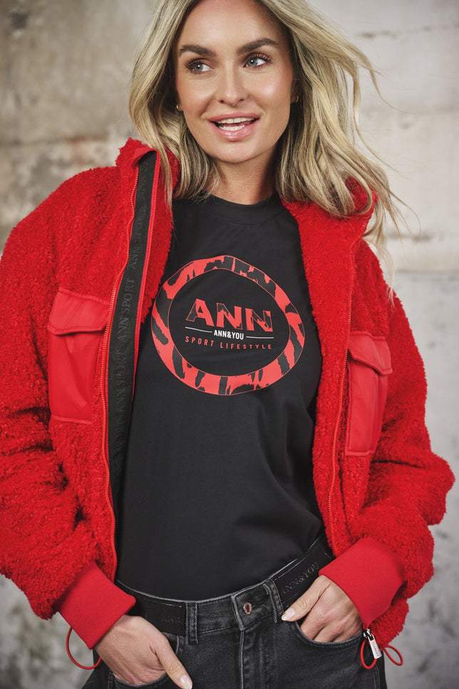 Travel T-Shirt Giselle Black Red A26