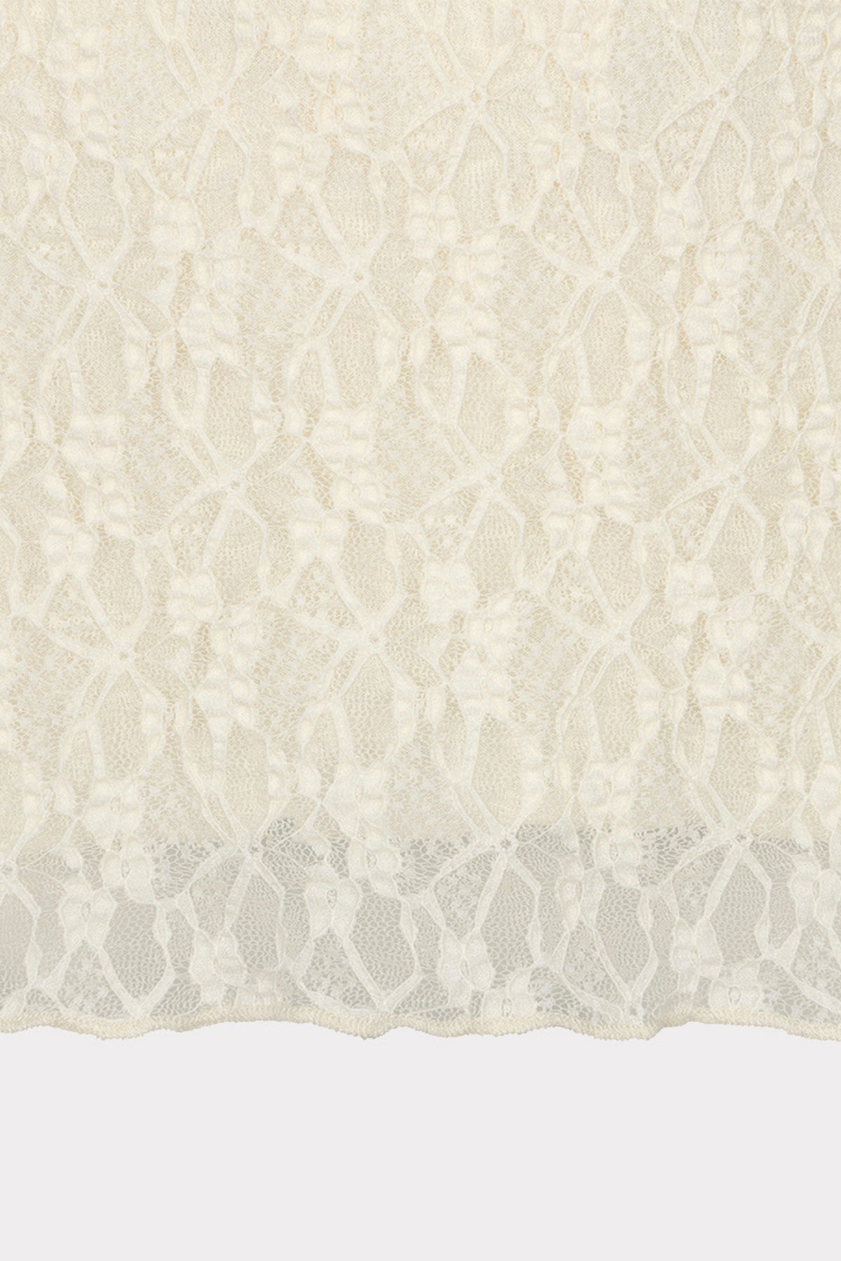 Offwhite kanten top van EsQualo met elegante details, comfortabel en stijlvol voor elke gelegenheid.
