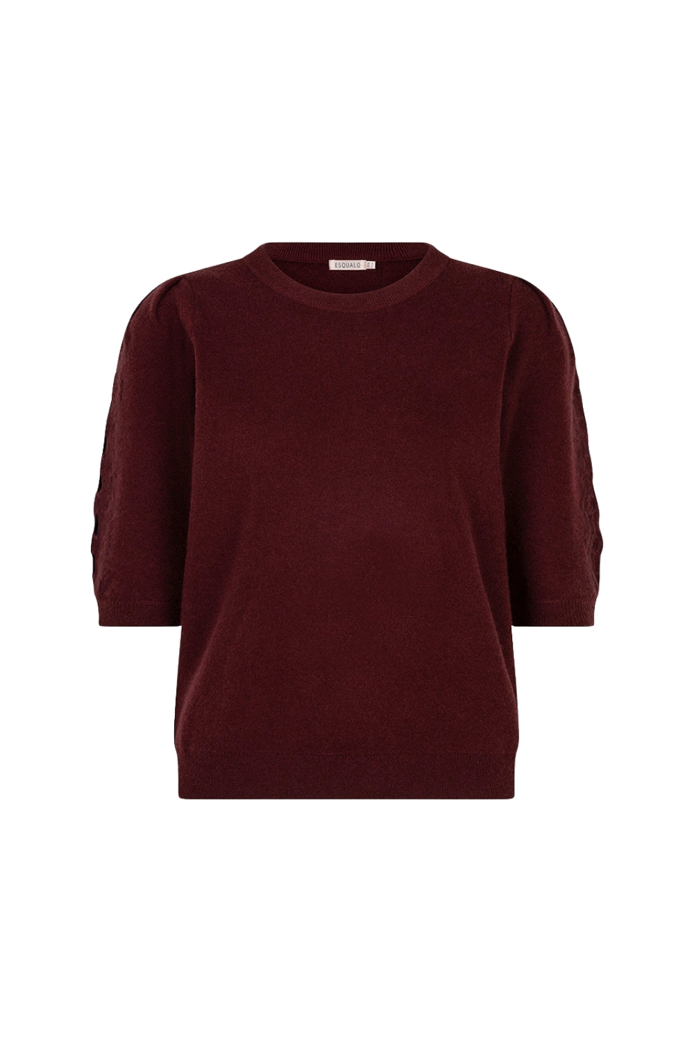 Diepe merlot gebreide sweater met borduursel van EsQualo, close-up van de textuur en gedetailleerde stikdetails.