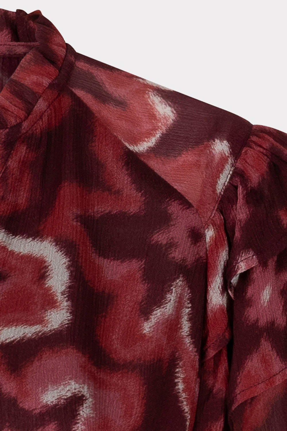 Lichte blouse met ruches en herfstbloemenprint van EsQualo, stijlvolle damesblouse voor herfstseizoen.