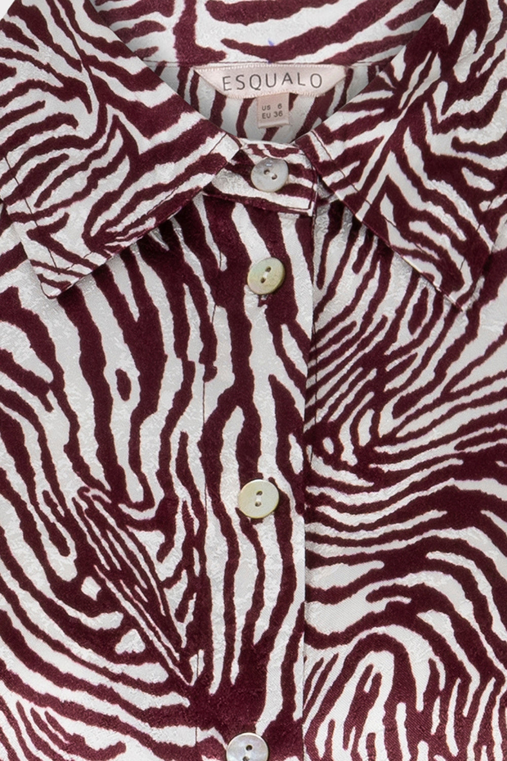 Licht oversized blouse van EsQualo met zwart-wit zebra print, gemaakt van comfortabel materiaal.