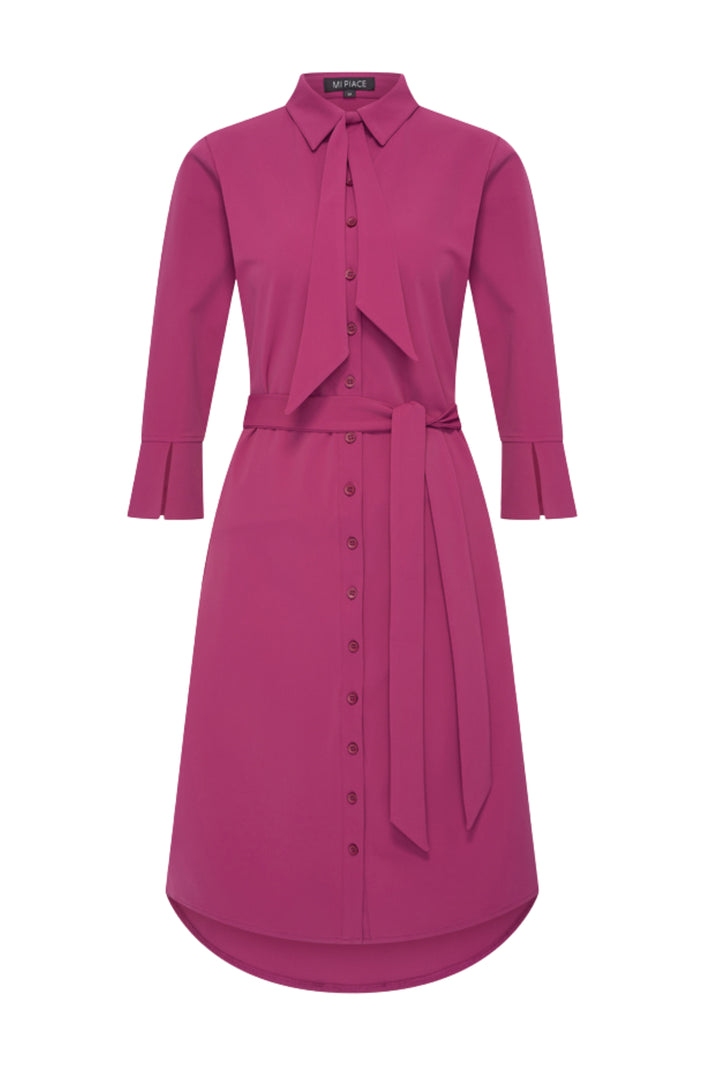 Mi Piace travel jurk met bow in magenta en paars, elegante zomerjurk met kleurrijk ontwerp en comfortabele pasvorm