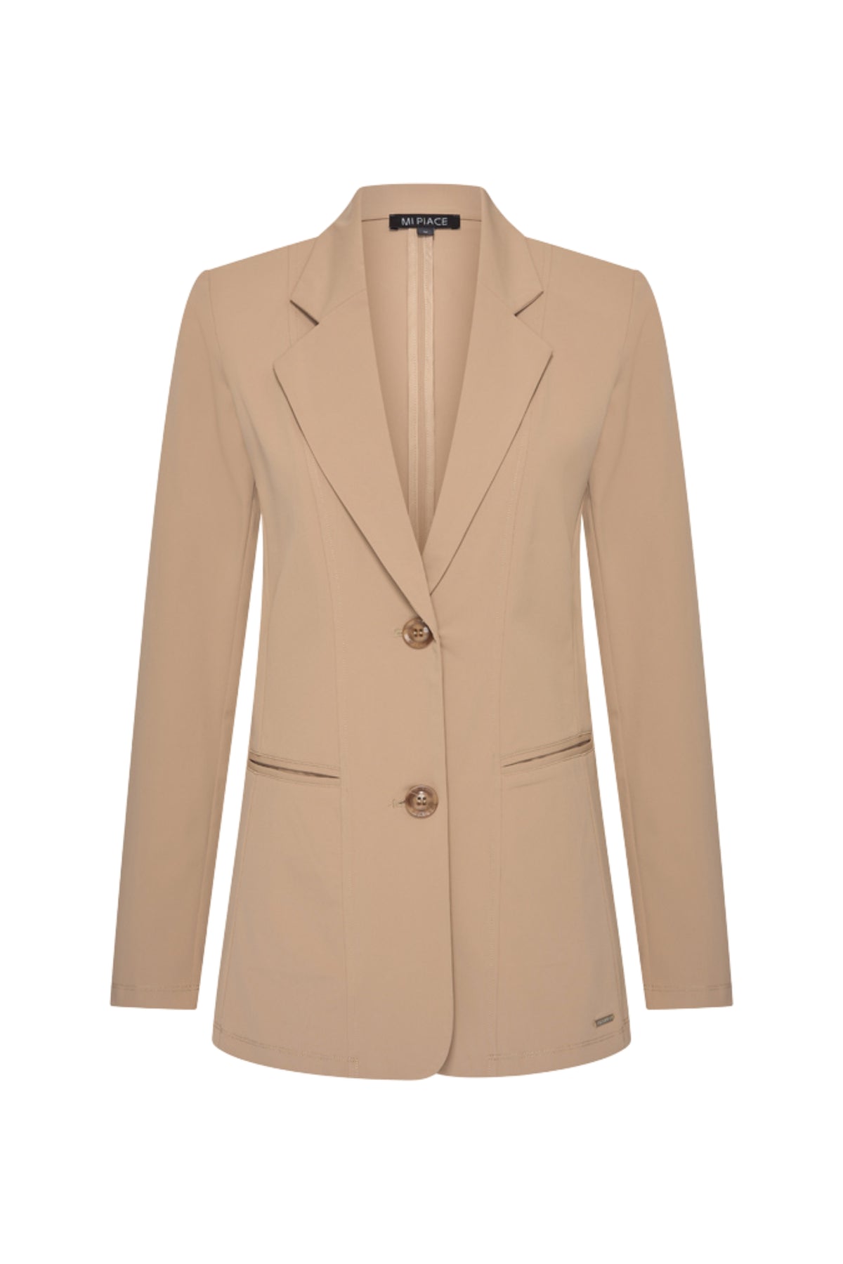 Mi Piace Travel Blazer Portabella, lichtgewicht damesblazer in bruin met knoopsluiting en steekzakken, perfect voor reizen.